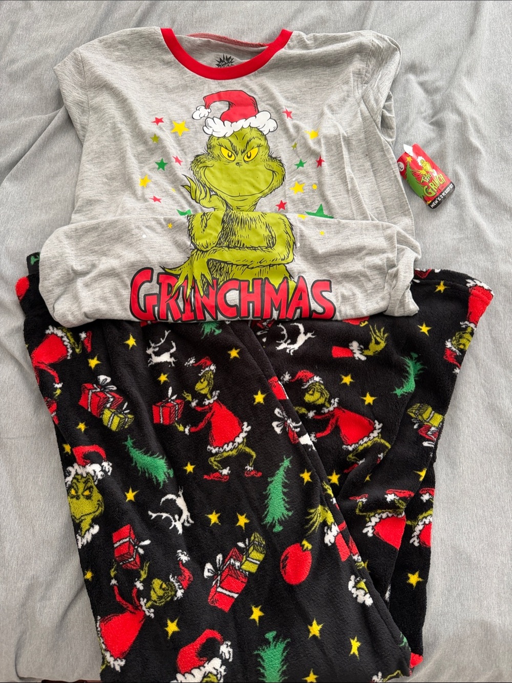 Dr. Seuss Grinchmas Pajama Set - Gray, Black, Red, Green